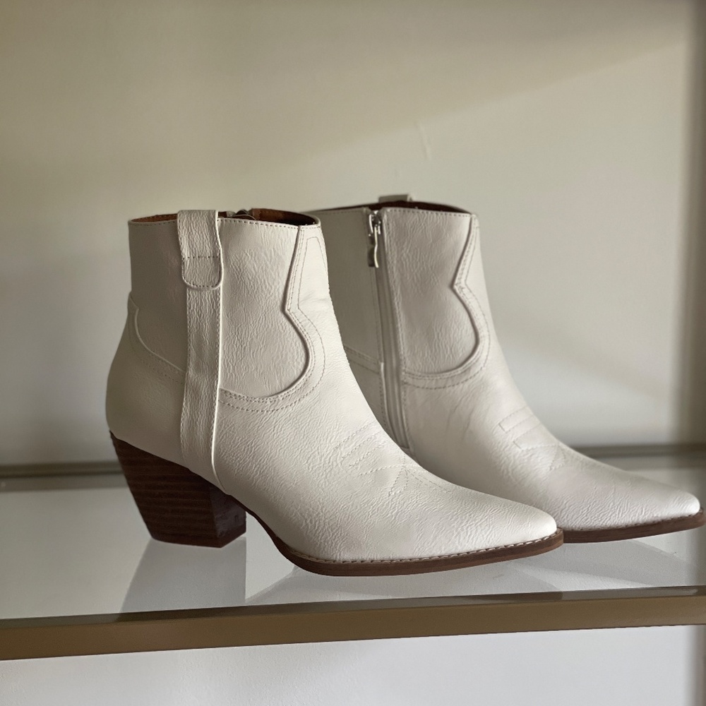 NWT White Western Cowgirl Boots - Picture 3 of 3